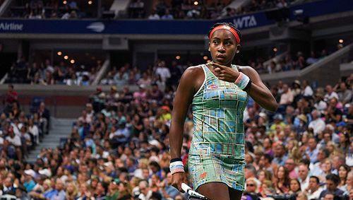 现出的冷静 现出的冷静